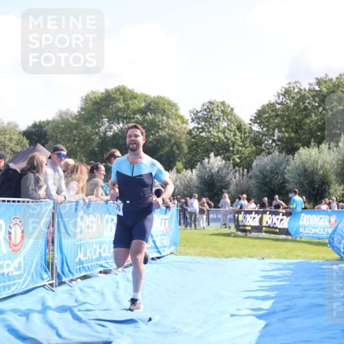 25.08.2024 - Elbe Triathlon Hamburg H.Heesch http://msf.ph/oto/6869493 25.08.2024 11:07:44 Ziel 270, 367 meine-sportfotos.de