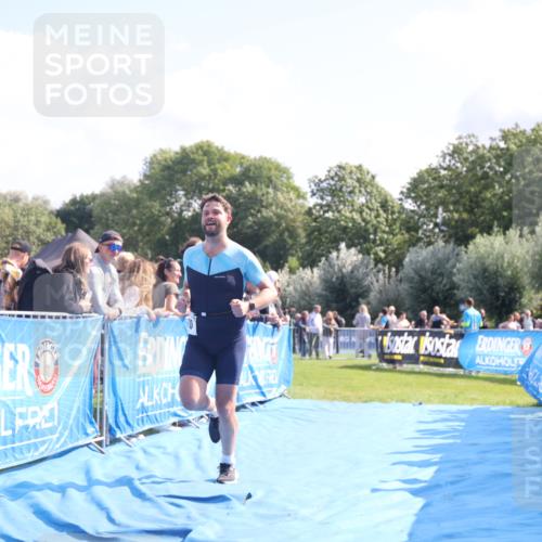 25.08.2024 - Elbe Triathlon Hamburg H.Heesch http://msf.ph/oto/6869497 25.08.2024 11:07:44 Ziel 270, 367 meine-sportfotos.de