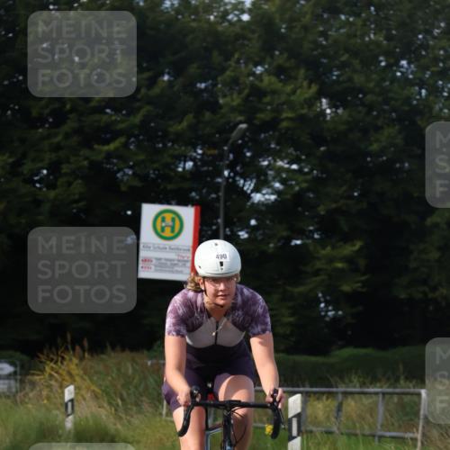 25.08.2024 - Elbe Triathlon Hamburg Fuchs,  Jonas http://msf.ph/oto/6869498 25.08.2024 10:25:00 Radfahren 490 meine-sportfotos.de