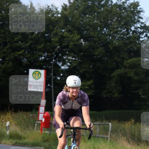 25.08.2024 - Elbe Triathlon Hamburg Fuchs,  Jonas http://msf.ph/oto/6869503 25.08.2024 10:25:00 Radfahren 490 meine-sportfotos.de