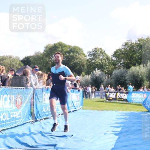 25.08.2024 - Elbe Triathlon Hamburg H.Heesch http://msf.ph/oto/6869504 25.08.2024 11:07:44 Ziel 270, 367 meine-sportfotos.de