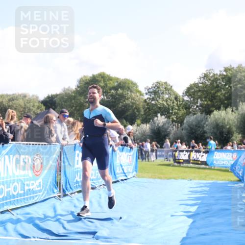 25.08.2024 - Elbe Triathlon Hamburg H.Heesch http://msf.ph/oto/6869508 25.08.2024 11:07:44 Ziel 270, 367 meine-sportfotos.de