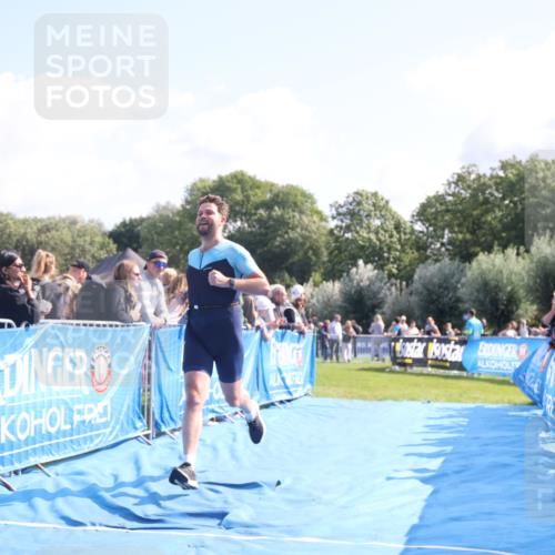 25.08.2024 - Elbe Triathlon Hamburg H.Heesch http://msf.ph/oto/6869515 25.08.2024 11:07:44 Ziel 270, 367 meine-sportfotos.de