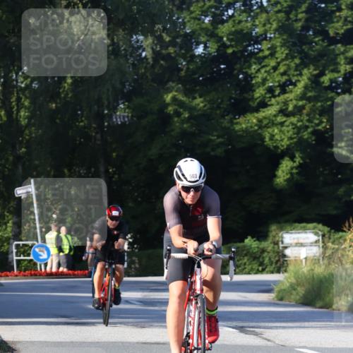 25.08.2024 - Elbe Triathlon Hamburg Fuchs,  Jonas http://msf.ph/oto/6869517 25.08.2024 09:32:40 Radfahren 118, 164, 445, 441, 177 meine-sportfotos.de