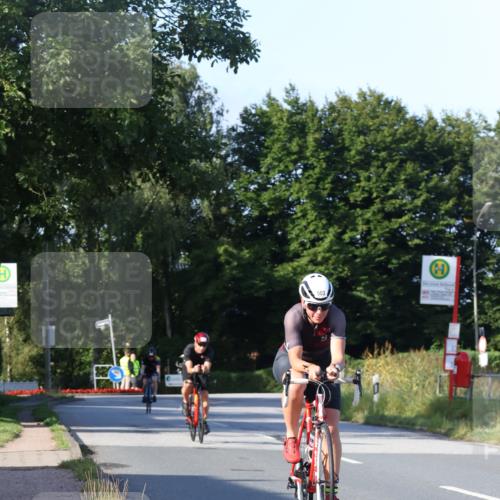 25.08.2024 - Elbe Triathlon Hamburg Fuchs,  Jonas http://msf.ph/oto/6869530 25.08.2024 09:32:40 Radfahren 118, 164, 445, 441, 177 meine-sportfotos.de