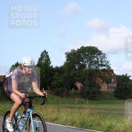 25.08.2024 - Elbe Triathlon Hamburg Fuchs,  Jonas http://msf.ph/oto/6869533 25.08.2024 10:25:01 Radfahren 490 meine-sportfotos.de