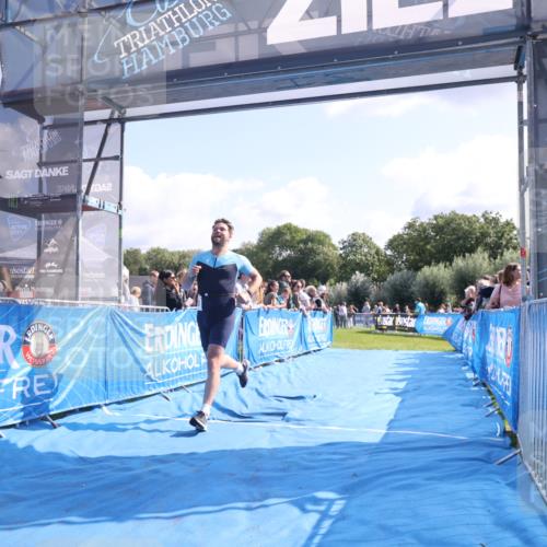 25.08.2024 - Elbe Triathlon Hamburg H.Heesch http://msf.ph/oto/6869552 25.08.2024 11:07:44 Ziel 270, 367 meine-sportfotos.de