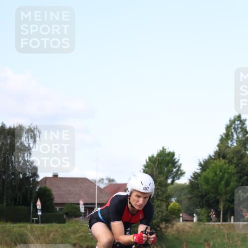25.08.2024 - Elbe Triathlon Hamburg Fuchs,  Jonas http://msf.ph/oto/6869565 25.08.2024 10:25:12 Radfahren 457, 464, 365, 375, 558 meine-sportfotos.de