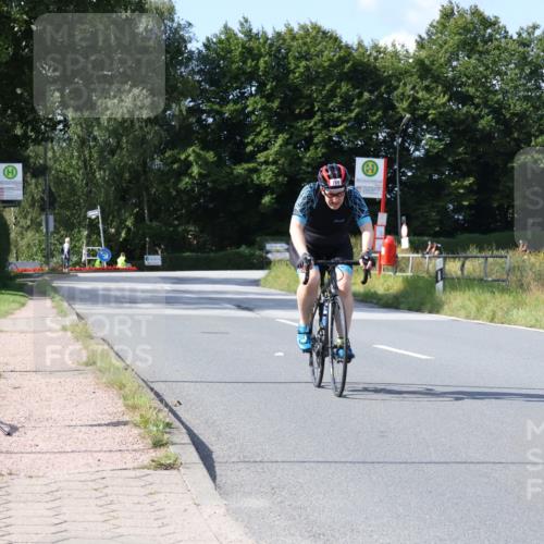 25.08.2024 - Elbe Triathlon Hamburg Fuchs,  Jonas http://msf.ph/oto/6869623 25.08.2024 11:08:12 Radfahren 789 meine-sportfotos.de