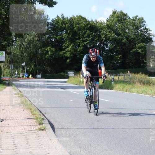 25.08.2024 - Elbe Triathlon Hamburg Fuchs,  Jonas http://msf.ph/oto/6869629 25.08.2024 11:08:12 Radfahren 789 meine-sportfotos.de