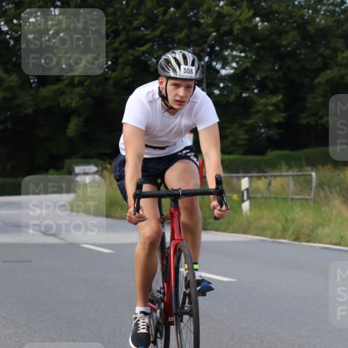 25.08.2024 - Elbe Triathlon Hamburg Fuchs,  Jonas http://msf.ph/oto/6869637 25.08.2024 10:25:17 Radfahren 457, 464, 365, 375, 558 meine-sportfotos.de