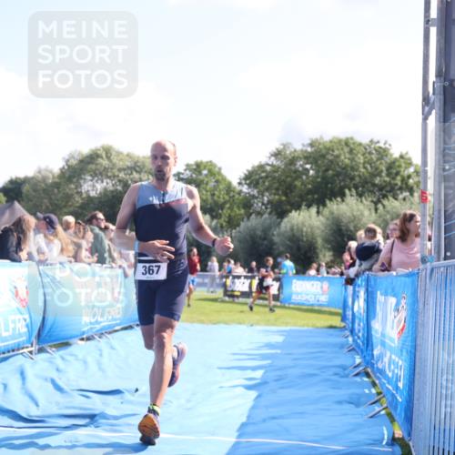 25.08.2024 - Elbe Triathlon Hamburg H.Heesch http://msf.ph/oto/6869639 25.08.2024 11:07:51 Ziel 270, 367 meine-sportfotos.de
