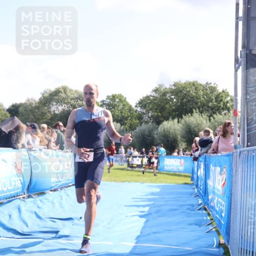 25.08.2024 - Elbe Triathlon Hamburg H.Heesch http://msf.ph/oto/6869644 25.08.2024 11:07:51 Ziel 270, 367 meine-sportfotos.de