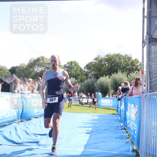 25.08.2024 - Elbe Triathlon Hamburg H.Heesch http://msf.ph/oto/6869650 25.08.2024 11:07:51 Ziel 270, 367 meine-sportfotos.de