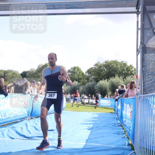 25.08.2024 - Elbe Triathlon Hamburg H.Heesch http://msf.ph/oto/6869658 25.08.2024 11:07:51 Ziel 270, 367 meine-sportfotos.de