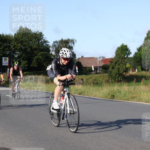 25.08.2024 - Elbe Triathlon Hamburg Fuchs,  Jonas http://msf.ph/oto/6869678 25.08.2024 09:32:54 Radfahren 274, 144, 146, 393, 382 meine-sportfotos.de