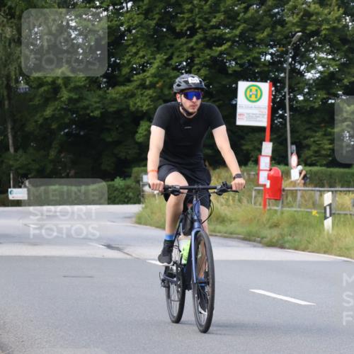 25.08.2024 - Elbe Triathlon Hamburg Fuchs,  Jonas http://msf.ph/oto/6869679 25.08.2024 10:25:35 Radfahren 568, 625 meine-sportfotos.de