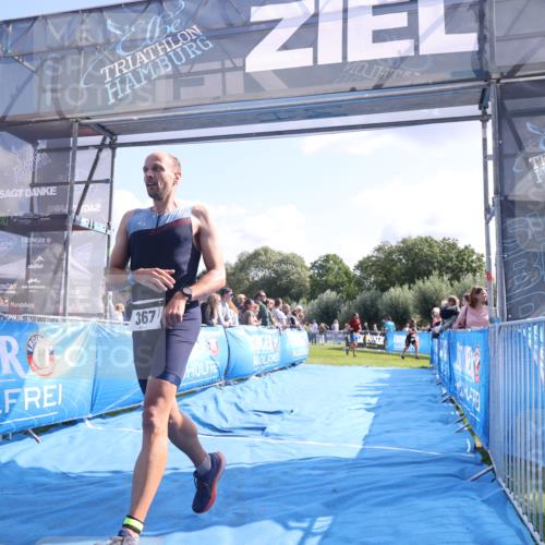 25.08.2024 - Elbe Triathlon Hamburg H.Heesch http://msf.ph/oto/6869698 25.08.2024 11:07:52 Ziel 270, 367 meine-sportfotos.de