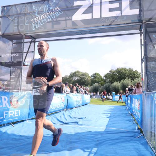 25.08.2024 - Elbe Triathlon Hamburg H.Heesch http://msf.ph/oto/6869702 25.08.2024 11:07:52 Ziel 270, 367 meine-sportfotos.de