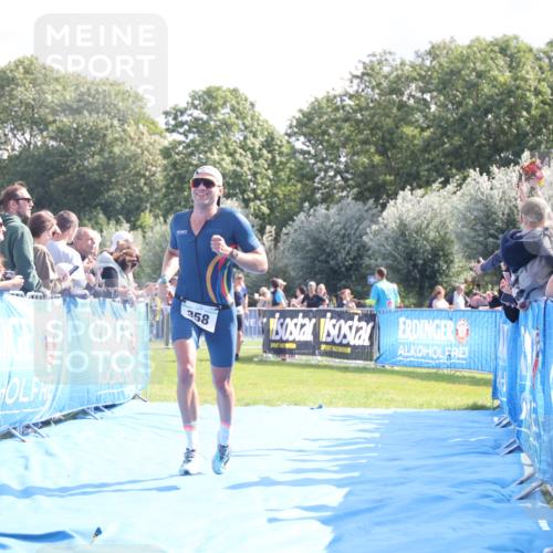 25.08.2024 - Elbe Triathlon Hamburg H.Heesch http://msf.ph/oto/6869713 25.08.2024 11:08:10 Ziel 358 meine-sportfotos.de