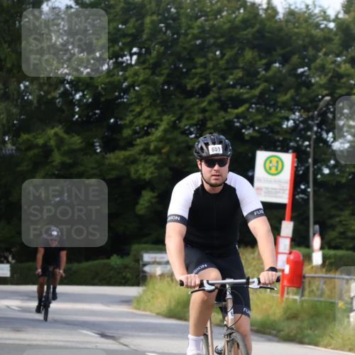 25.08.2024 - Elbe Triathlon Hamburg Fuchs,  Jonas http://msf.ph/oto/6869729 25.08.2024 10:25:48 Radfahren 523, 514, 651, 630, 643 meine-sportfotos.de