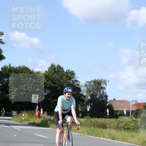 25.08.2024 - Elbe Triathlon Hamburg Fuchs,  Jonas http://msf.ph/oto/6869742 25.08.2024 11:08:29 Radfahren 1496, 1581, 1641 meine-sportfotos.de