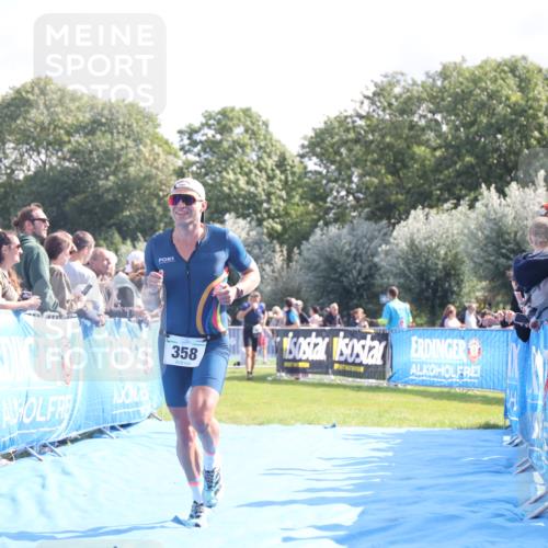 25.08.2024 - Elbe Triathlon Hamburg H.Heesch http://msf.ph/oto/6869745 25.08.2024 11:08:10 Ziel 358 meine-sportfotos.de