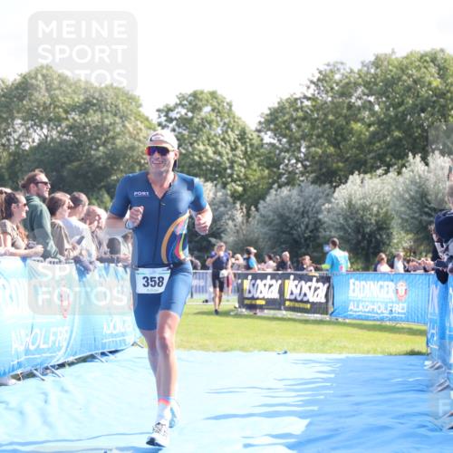 25.08.2024 - Elbe Triathlon Hamburg H.Heesch http://msf.ph/oto/6869752 25.08.2024 11:08:11 Ziel 358 meine-sportfotos.de