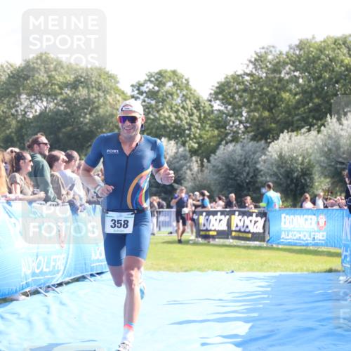 25.08.2024 - Elbe Triathlon Hamburg H.Heesch http://msf.ph/oto/6869762 25.08.2024 11:08:11 Ziel 358 meine-sportfotos.de