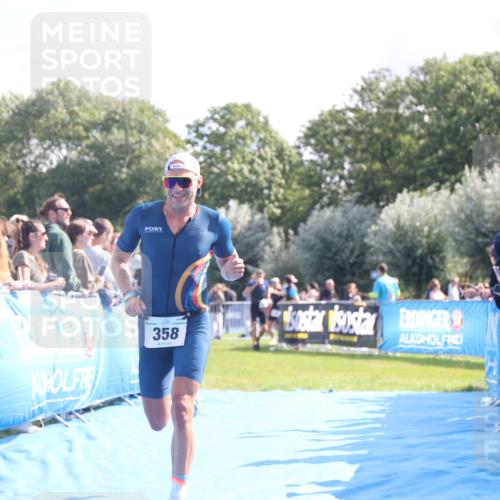 25.08.2024 - Elbe Triathlon Hamburg H.Heesch http://msf.ph/oto/6869767 25.08.2024 11:08:11 Ziel 358 meine-sportfotos.de