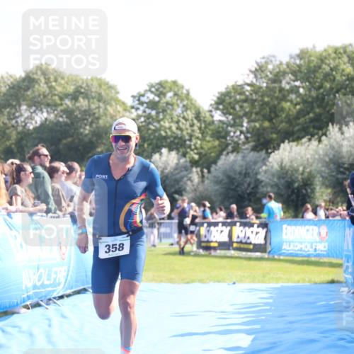 25.08.2024 - Elbe Triathlon Hamburg H.Heesch http://msf.ph/oto/6869772 25.08.2024 11:08:11 Ziel 358 meine-sportfotos.de