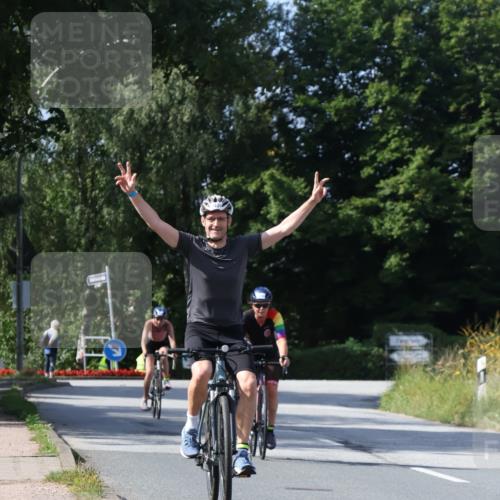 25.08.2024 - Elbe Triathlon Hamburg Fuchs,  Jonas http://msf.ph/oto/6869774 25.08.2024 11:08:37 Radfahren 1404, 1549, 1505, 1620 meine-sportfotos.de
