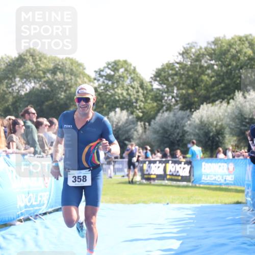 25.08.2024 - Elbe Triathlon Hamburg H.Heesch http://msf.ph/oto/6869778 25.08.2024 11:08:11 Ziel 358 meine-sportfotos.de