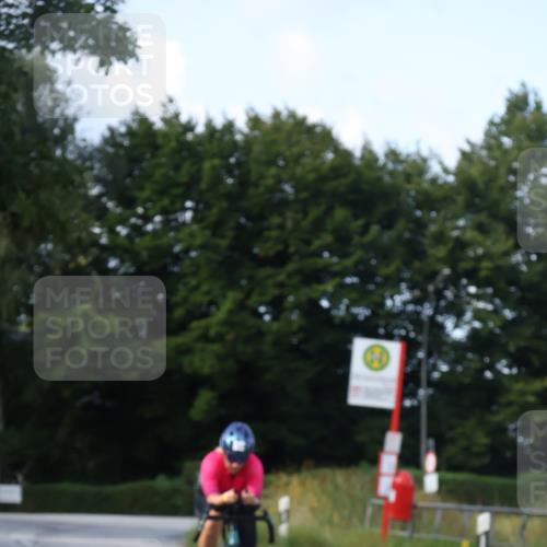 25.08.2024 - Elbe Triathlon Hamburg Fuchs,  Jonas http://msf.ph/oto/6869786 25.08.2024 10:25:54 Radfahren 651, 630, 643, 524, 678, 530 meine-sportfotos.de