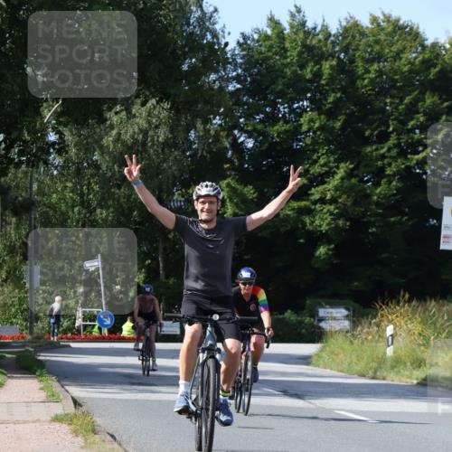 25.08.2024 - Elbe Triathlon Hamburg Fuchs,  Jonas http://msf.ph/oto/6869791 25.08.2024 11:08:37 Radfahren 1404, 1549, 1505, 1620 meine-sportfotos.de
