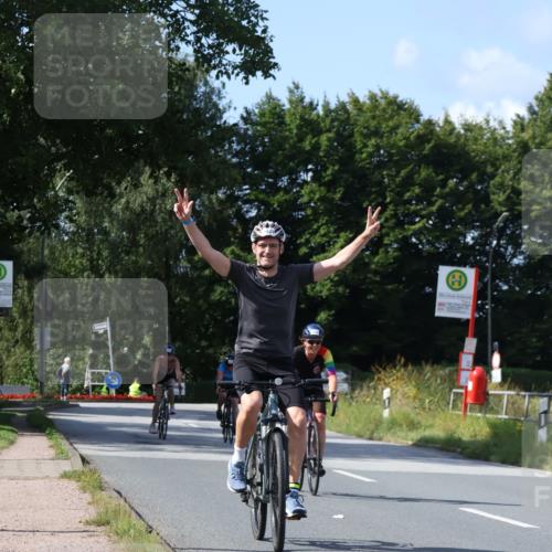 25.08.2024 - Elbe Triathlon Hamburg Fuchs,  Jonas http://msf.ph/oto/6869805 25.08.2024 11:08:38 Radfahren 1404, 1549, 1505, 1620 meine-sportfotos.de