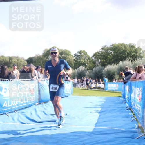 25.08.2024 - Elbe Triathlon Hamburg H.Heesch http://msf.ph/oto/6869817 25.08.2024 11:08:11 Ziel 358 meine-sportfotos.de