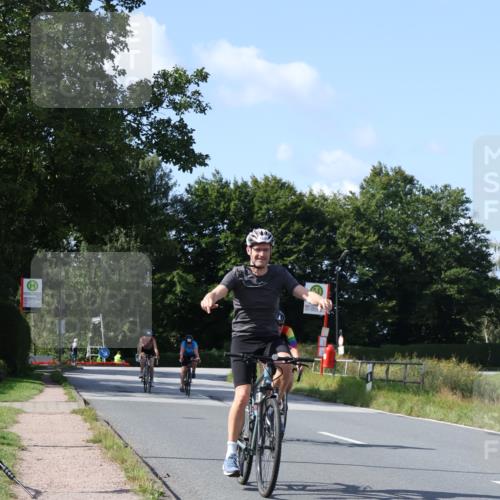 25.08.2024 - Elbe Triathlon Hamburg Fuchs,  Jonas http://msf.ph/oto/6869821 25.08.2024 11:08:38 Radfahren 1404, 1549, 1505, 1620 meine-sportfotos.de