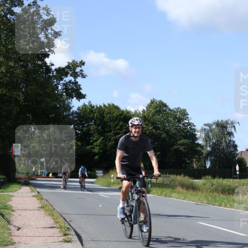 25.08.2024 - Elbe Triathlon Hamburg Fuchs,  Jonas http://msf.ph/oto/6869826 25.08.2024 11:08:39 Radfahren 1404, 1549, 1505, 1620 meine-sportfotos.de