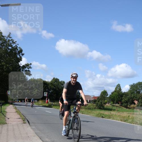 25.08.2024 - Elbe Triathlon Hamburg Fuchs,  Jonas http://msf.ph/oto/6869841 25.08.2024 11:08:39 Radfahren 1404, 1549, 1505, 1620 meine-sportfotos.de