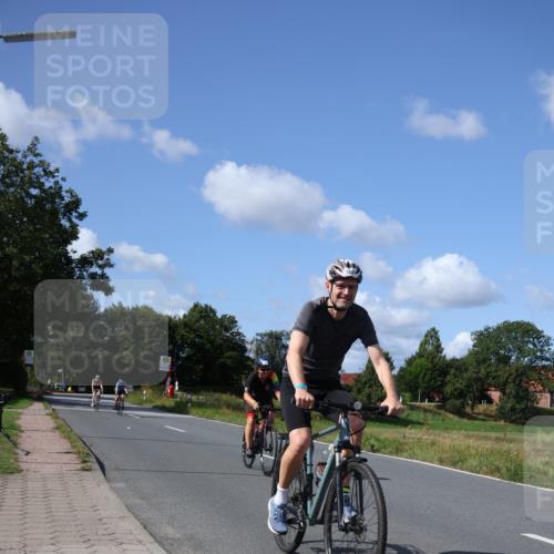 25.08.2024 - Elbe Triathlon Hamburg Fuchs,  Jonas http://msf.ph/oto/6869846 25.08.2024 11:08:39 Radfahren 1404, 1549, 1505, 1620 meine-sportfotos.de
