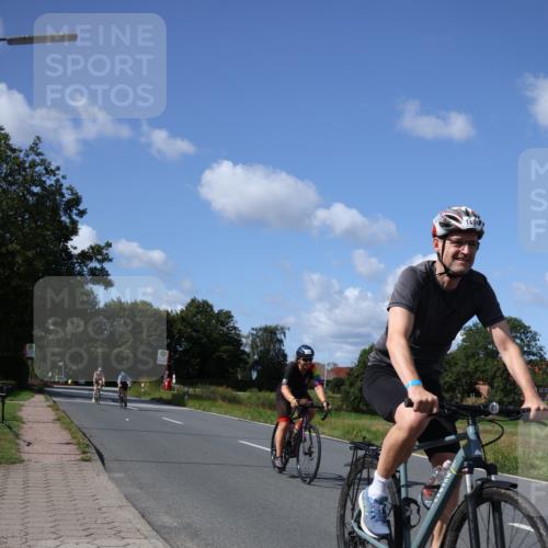 25.08.2024 - Elbe Triathlon Hamburg Fuchs,  Jonas http://msf.ph/oto/6869852 25.08.2024 11:08:39 Radfahren 1404, 1549, 1505, 1620 meine-sportfotos.de