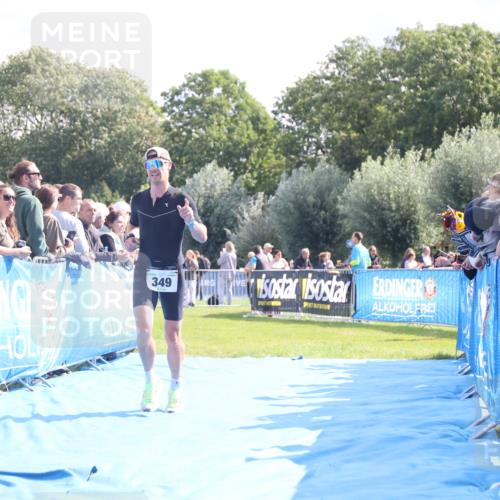 25.08.2024 - Elbe Triathlon Hamburg H.Heesch http://msf.ph/oto/6869864 25.08.2024 11:08:18 Ziel 349, 358 meine-sportfotos.de