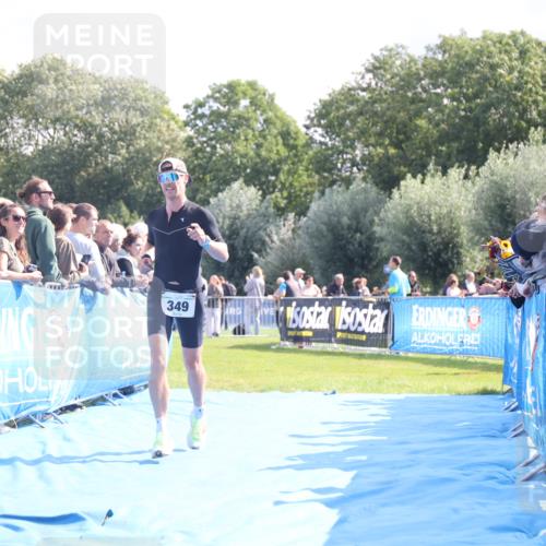 25.08.2024 - Elbe Triathlon Hamburg H.Heesch http://msf.ph/oto/6869869 25.08.2024 11:08:18 Ziel 349, 358 meine-sportfotos.de