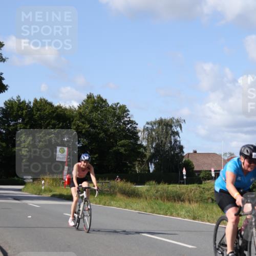25.08.2024 - Elbe Triathlon Hamburg Fuchs,  Jonas http://msf.ph/oto/6869892 25.08.2024 11:08:42 Radfahren 1404, 1549, 1505, 1620 meine-sportfotos.de