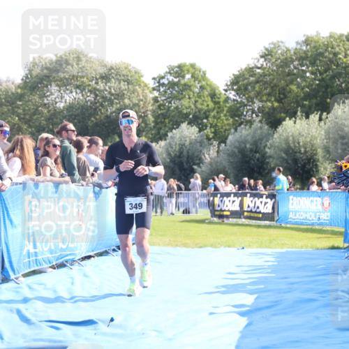 25.08.2024 - Elbe Triathlon Hamburg H.Heesch http://msf.ph/oto/6869895 25.08.2024 11:08:19 Ziel 349 meine-sportfotos.de