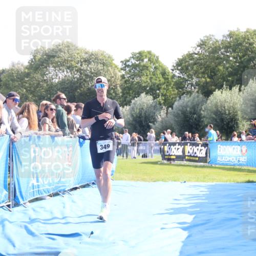 25.08.2024 - Elbe Triathlon Hamburg H.Heesch http://msf.ph/oto/6869905 25.08.2024 11:08:19 Ziel 349 meine-sportfotos.de