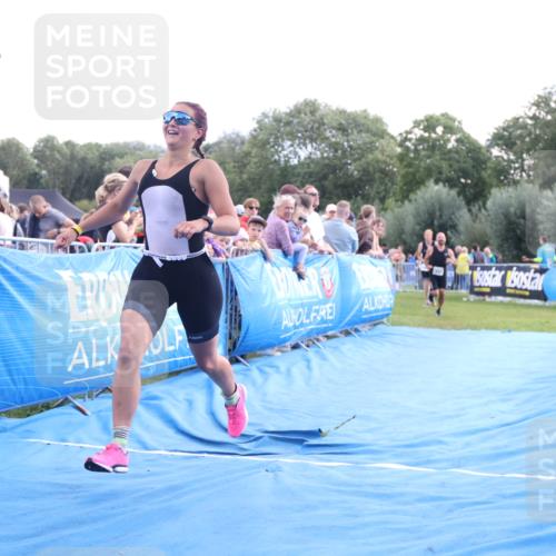 25.08.2024 - Elbe Triathlon Hamburg H.Heesch http://msf.ph/oto/6869926 25.08.2024 11:35:14 Ziel 352, 463, 686, 713 meine-sportfotos.de