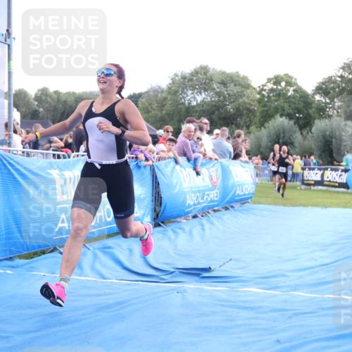 25.08.2024 - Elbe Triathlon Hamburg H.Heesch http://msf.ph/oto/6869932 25.08.2024 11:35:14 Ziel 352, 463, 686, 713 meine-sportfotos.de