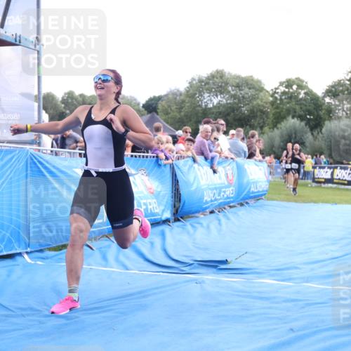 25.08.2024 - Elbe Triathlon Hamburg H.Heesch http://msf.ph/oto/6869940 25.08.2024 11:35:14 Ziel 352, 463, 686, 713 meine-sportfotos.de